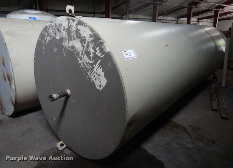 image for item DR0448 Approximately 4,000 gallon tank