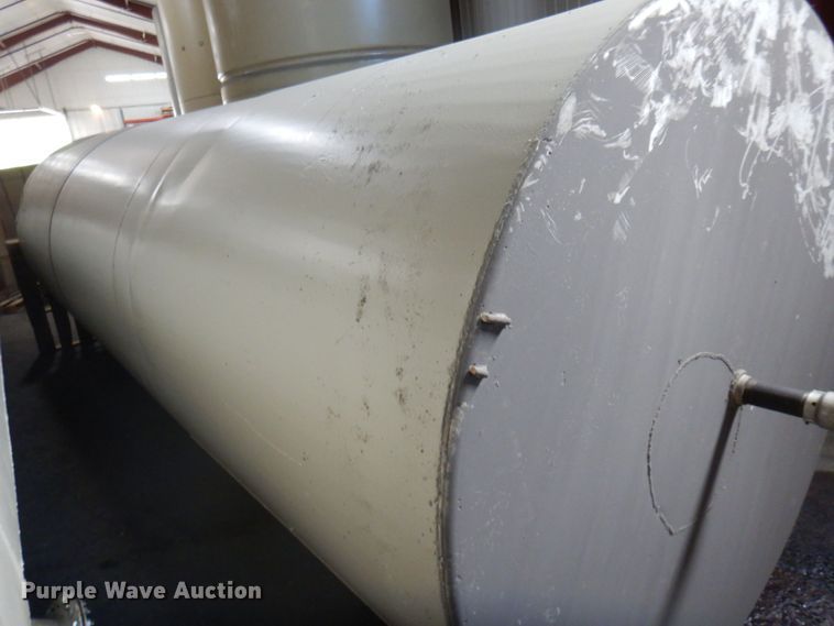 image for item DR0448 Approximately 4,000 gallon tank