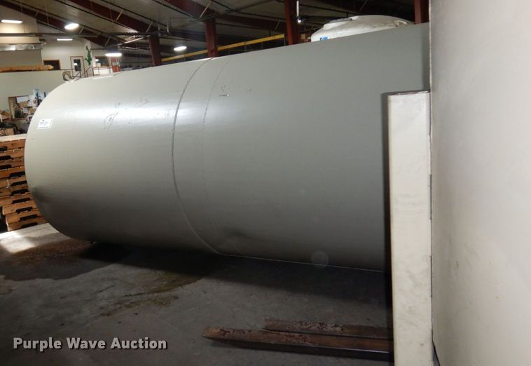 image for item DR0448 Approximately 4,000 gallon tank