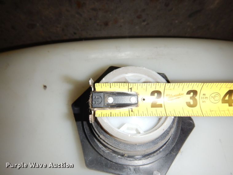 image for item DR0449 Approximately 1,500 gallon tank