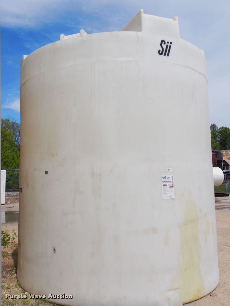 image for item DR0450 Approximately 10,000 gallon poly tank