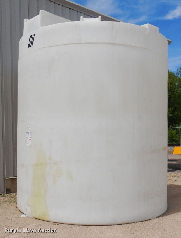 image for item DR0450 Approximately 10,000 gallon poly tank