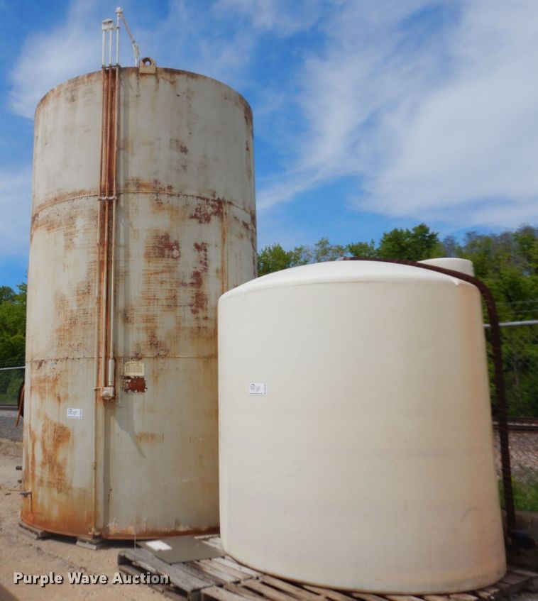 image for item DR0458 Approximately 20,000 gallon tank