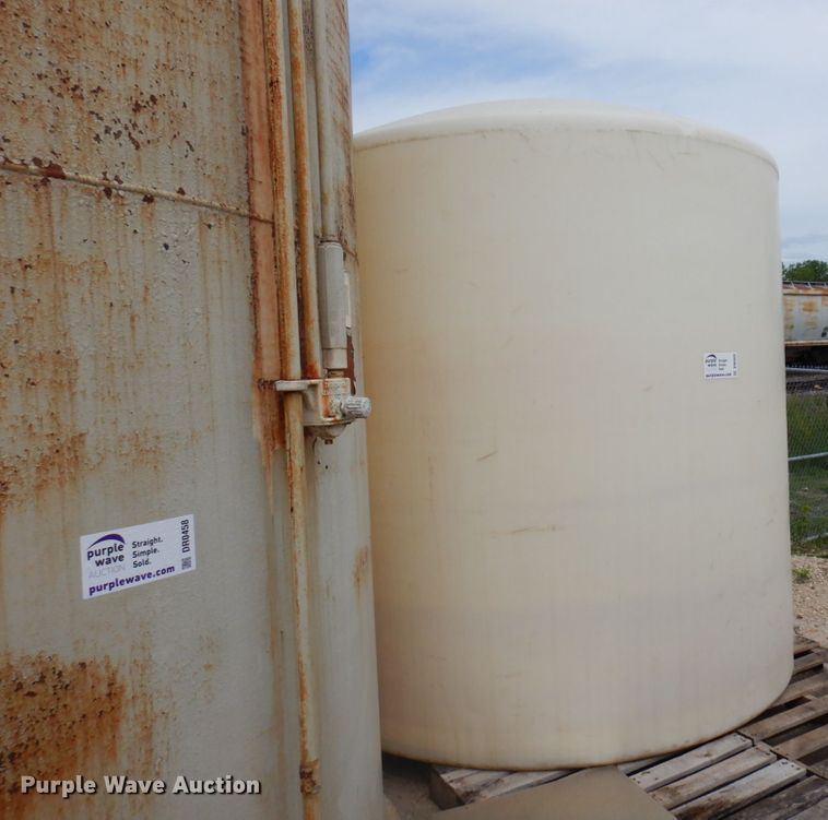 image for item DR0459 Approximately 3,000 gallon tank