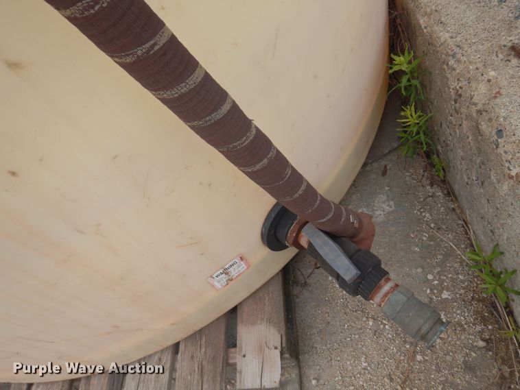 image for item DR0459 Approximately 3,000 gallon tank