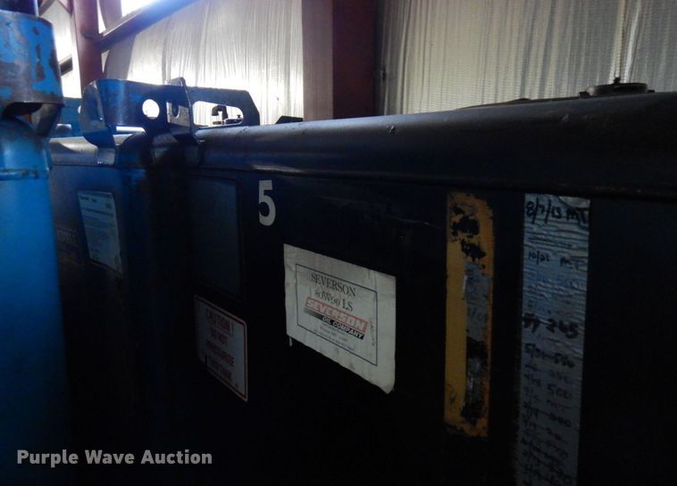 image for item DR0464 (2) 550 gallon tanks