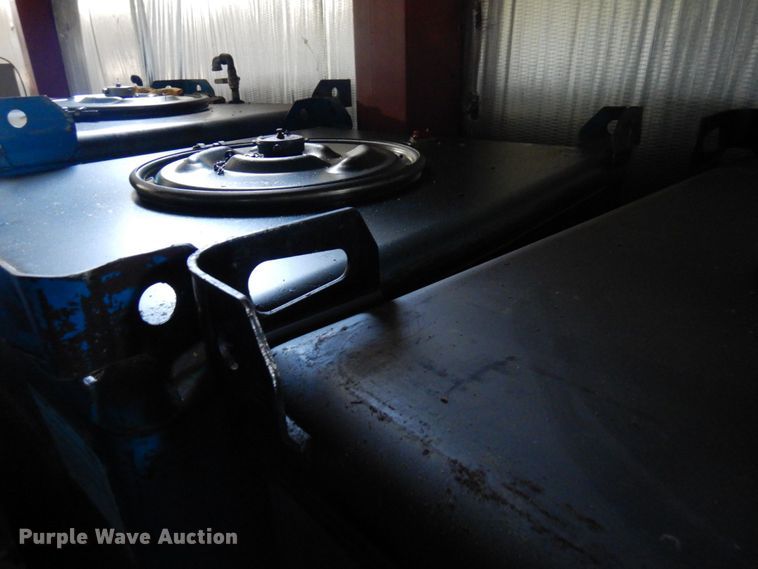 image for item DR0464 (2) 550 gallon tanks