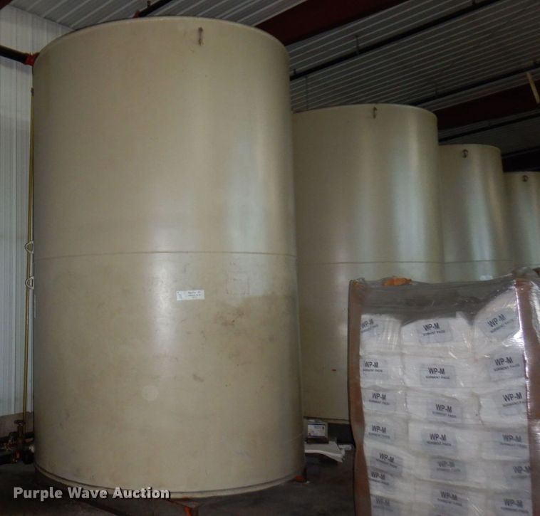 image for item DR0470 Approximately 4,500 gallon tank