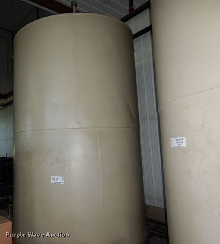 image for item DR0470 Approximately 4,500 gallon tank