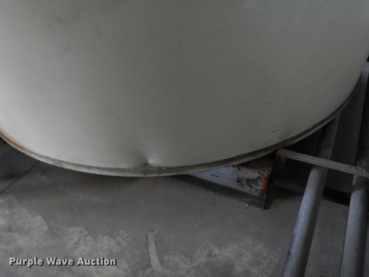 image for item DR0470 Approximately 4,500 gallon tank