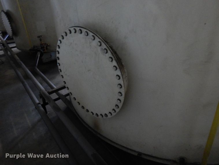 image for item DR0470 Approximately 4,500 gallon tank