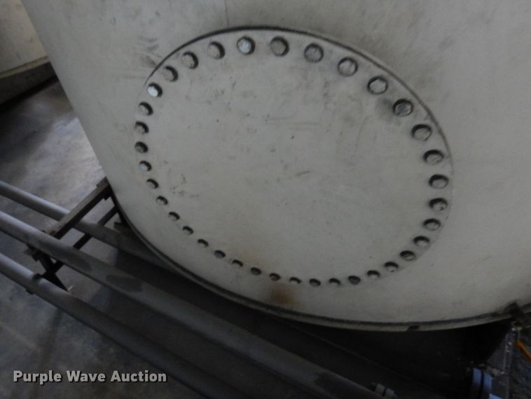 image for item DR0470 Approximately 4,500 gallon tank