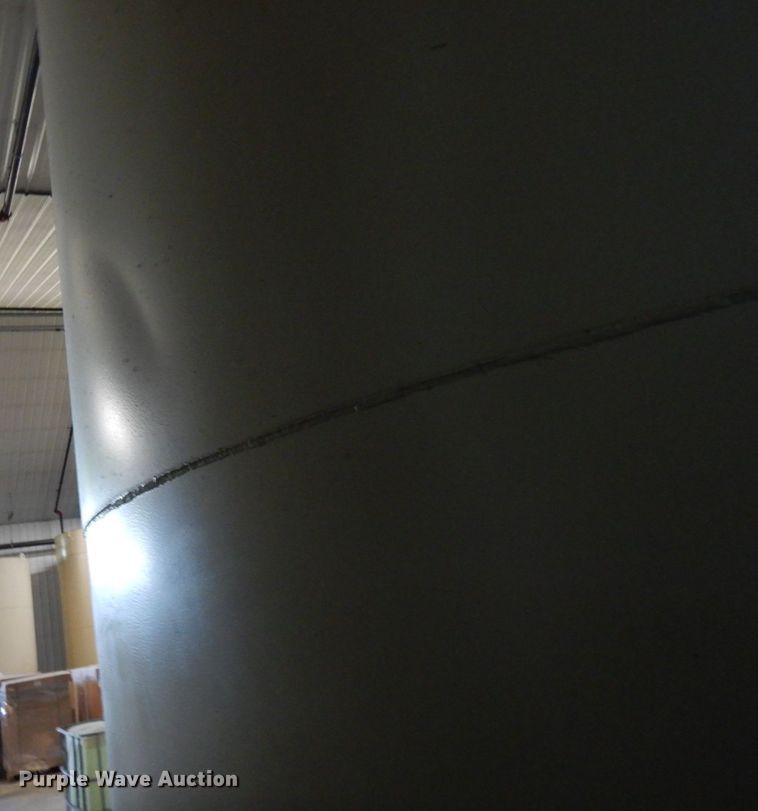 image for item DR0470 Approximately 4,500 gallon tank