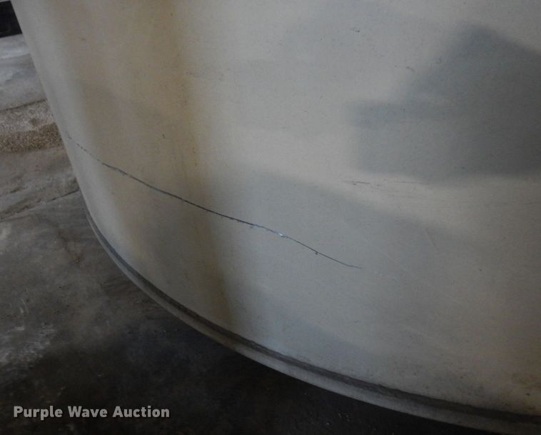 image for item DR0470 Approximately 4,500 gallon tank
