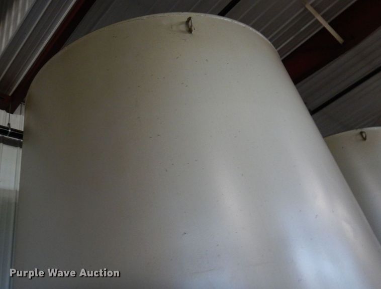 image for item DR0470 Approximately 4,500 gallon tank