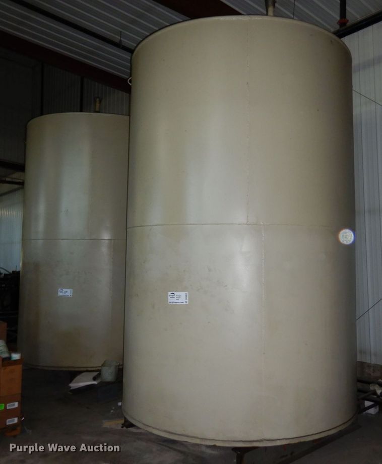 image for item DR0471 Approximately 4,500 gallon tank