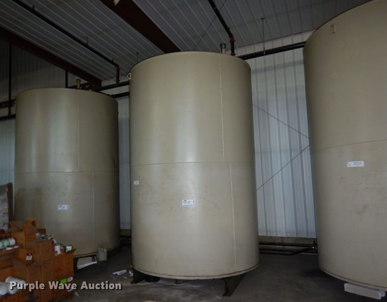 image for item DR0471 Approximately 4,500 gallon tank