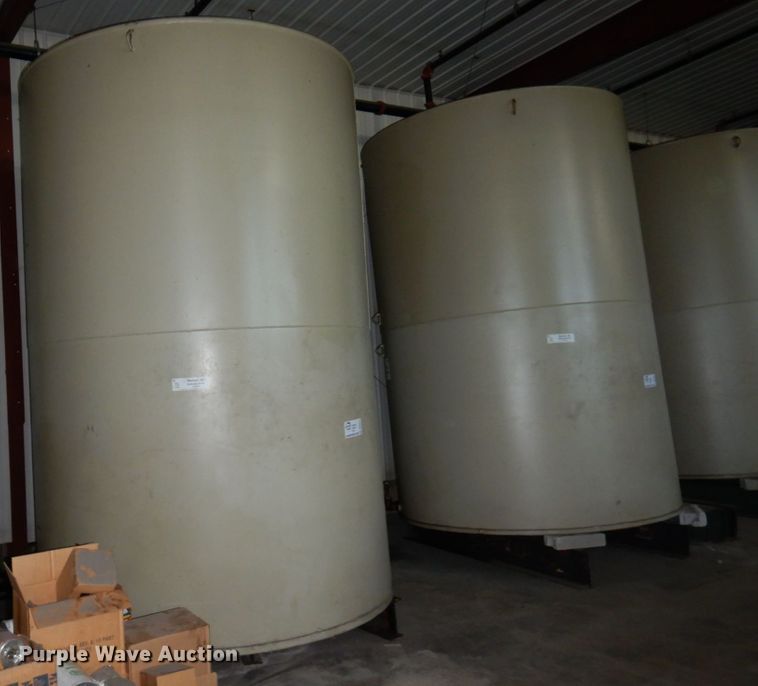 image for item DR0471 Approximately 4,500 gallon tank