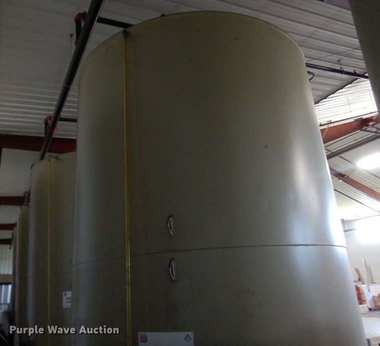 image for item DR0471 Approximately 4,500 gallon tank