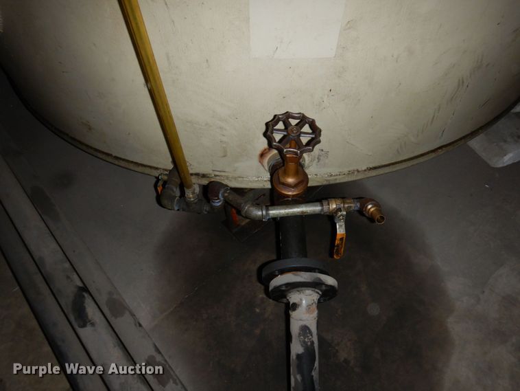 image for item DR0471 Approximately 4,500 gallon tank