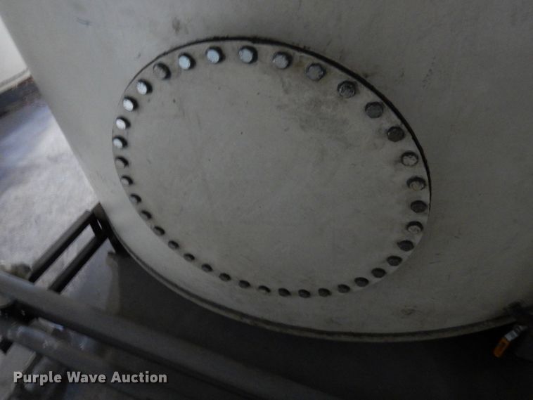 image for item DR0471 Approximately 4,500 gallon tank