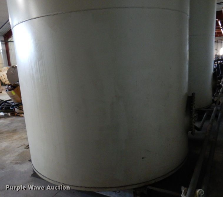 image for item DR0471 Approximately 4,500 gallon tank