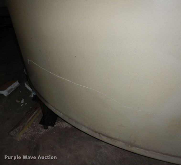 image for item DR0471 Approximately 4,500 gallon tank