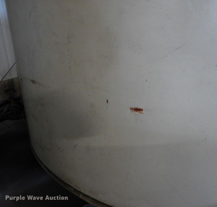 image for item DR0471 Approximately 4,500 gallon tank