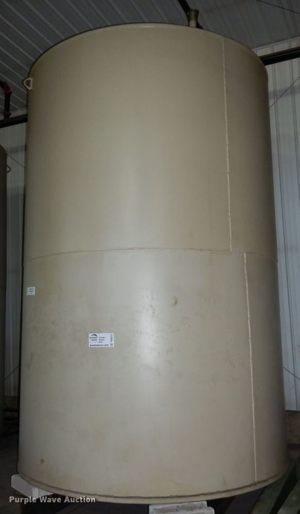 image for item DR0472 Approximately 4,500 gallon tank