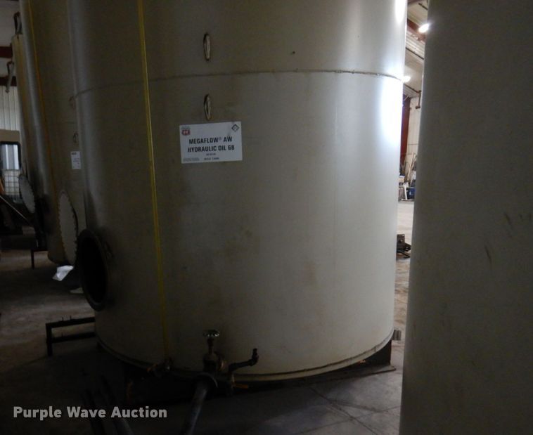 image for item DR0472 Approximately 4,500 gallon tank