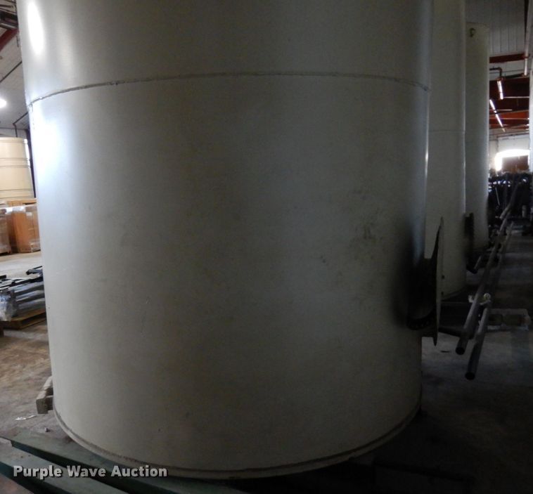 image for item DR0472 Approximately 4,500 gallon tank