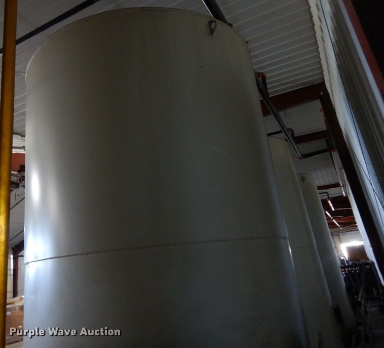 image for item DR0472 Approximately 4,500 gallon tank