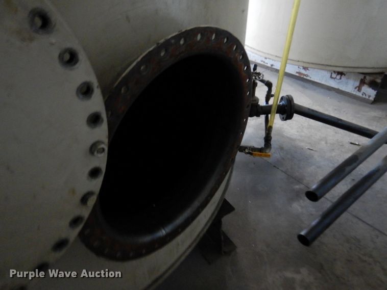 image for item DR0472 Approximately 4,500 gallon tank