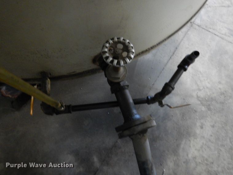 image for item DR0472 Approximately 4,500 gallon tank