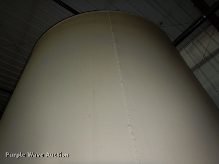 image for item DR0472 Approximately 4,500 gallon tank