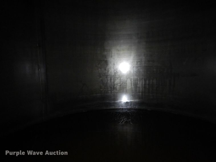 image for item DR0472 Approximately 4,500 gallon tank