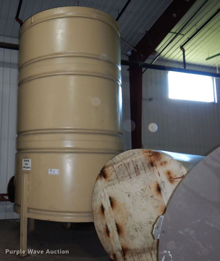 image for item DR0473 Approximately 5,500 gallon tank