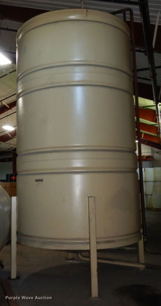 image for item DR0473 Approximately 5,500 gallon tank