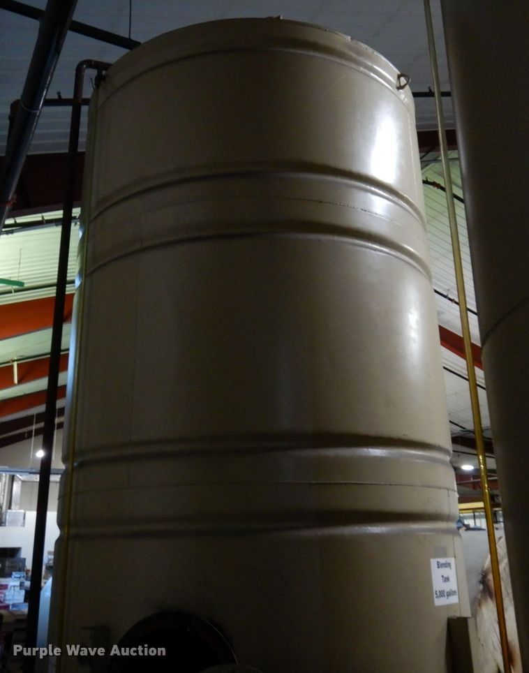 image for item DR0473 Approximately 5,500 gallon tank