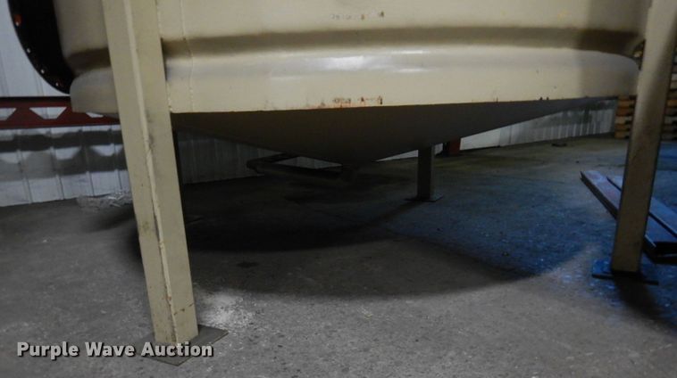 image for item DR0473 Approximately 5,500 gallon tank