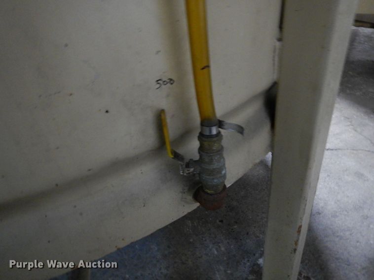 image for item DR0473 Approximately 5,500 gallon tank