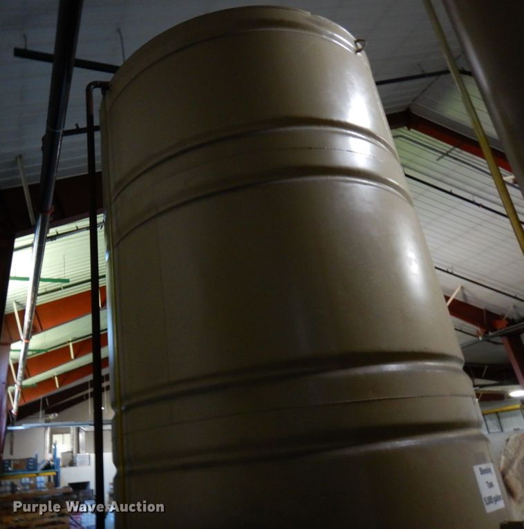 image for item DR0473 Approximately 5,500 gallon tank