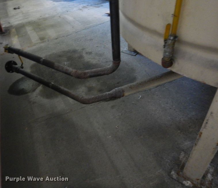 image for item DR0473 Approximately 5,500 gallon tank