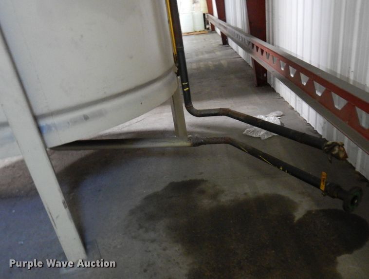 image for item DR0473 Approximately 5,500 gallon tank