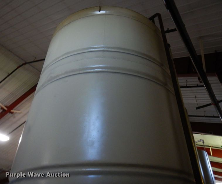 image for item DR0473 Approximately 5,500 gallon tank