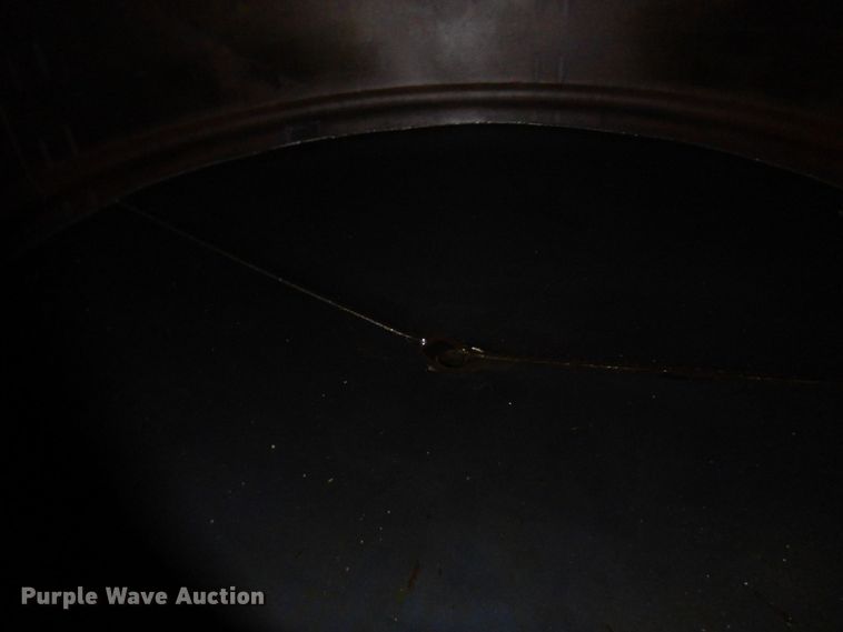 image for item DR0473 Approximately 5,500 gallon tank