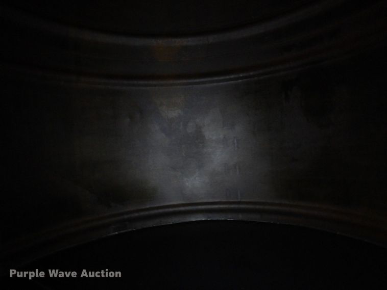 image for item DR0473 Approximately 5,500 gallon tank