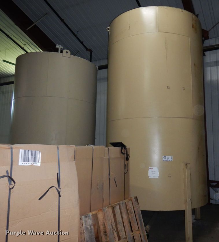 image for item DR0474 Approximately 5,500 gallon tank