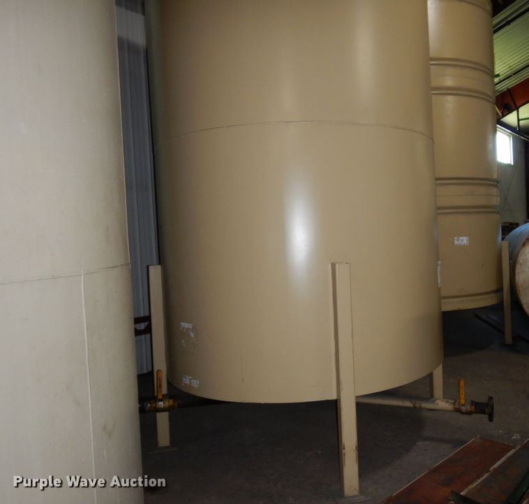 image for item DR0474 Approximately 5,500 gallon tank