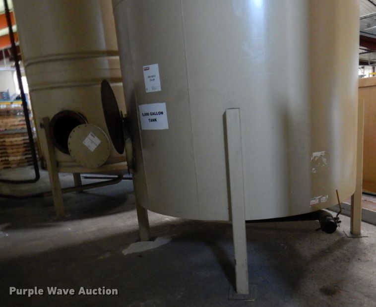 image for item DR0474 Approximately 5,500 gallon tank
